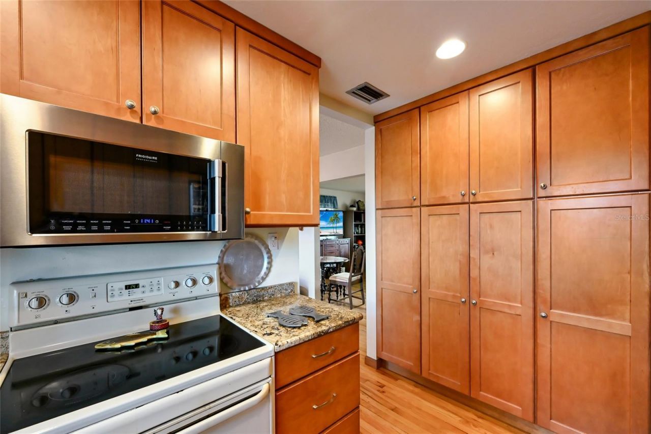 898 Bayshore Drive, Terra Ceia, FL 34250 Photo