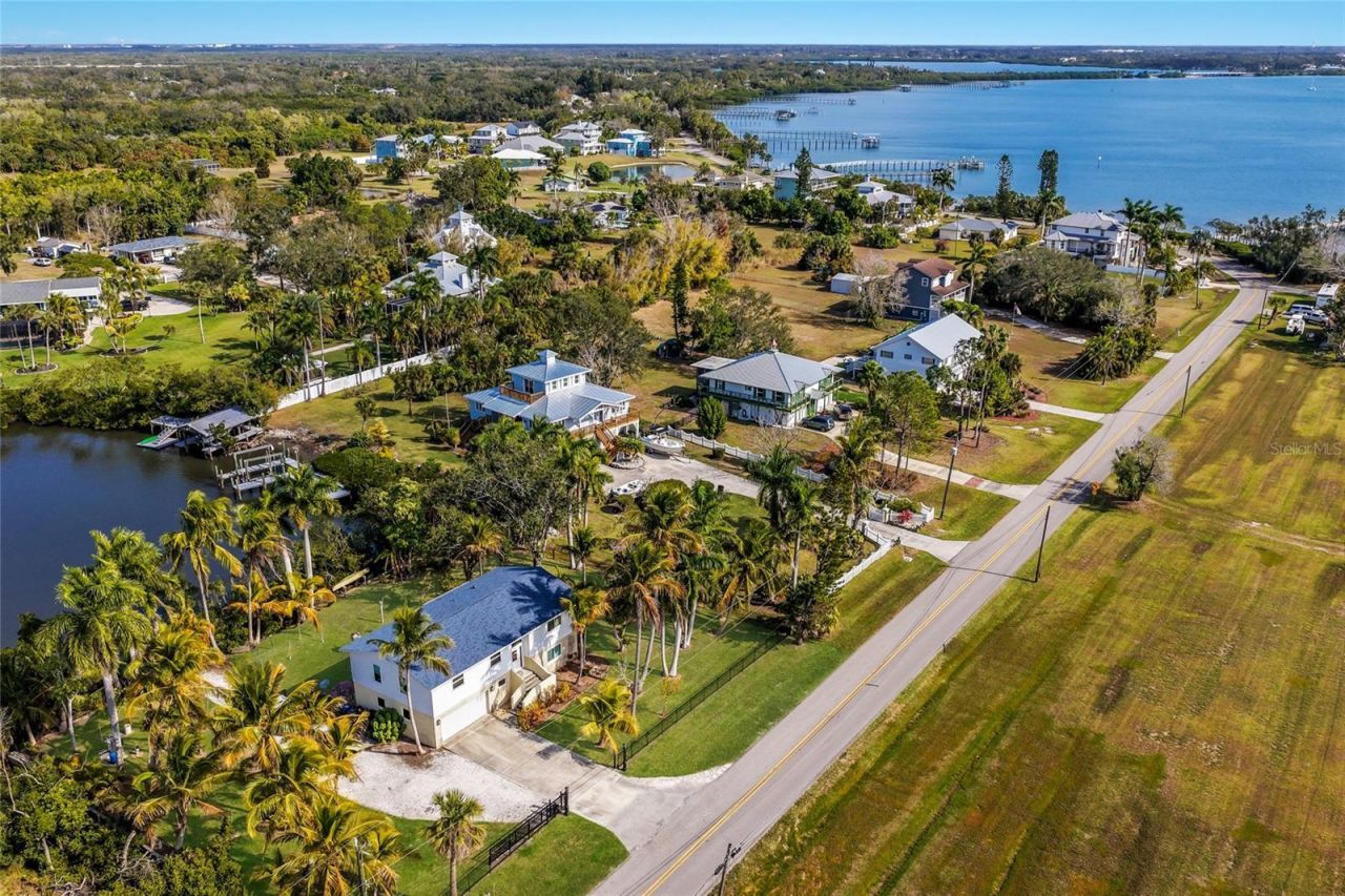 898 Bayshore Drive, Terra Ceia, FL 34250 Photo