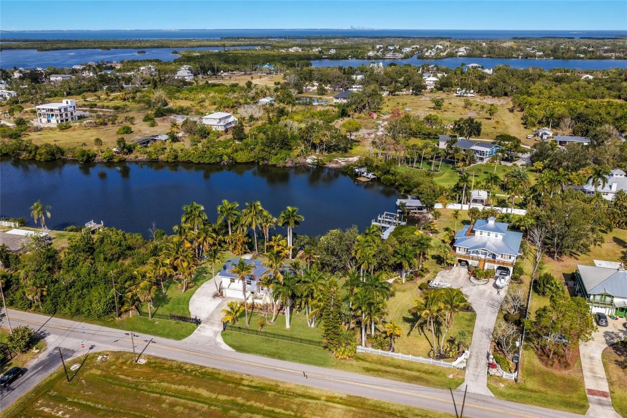 898 Bayshore Drive, Terra Ceia, FL 34250 Photo