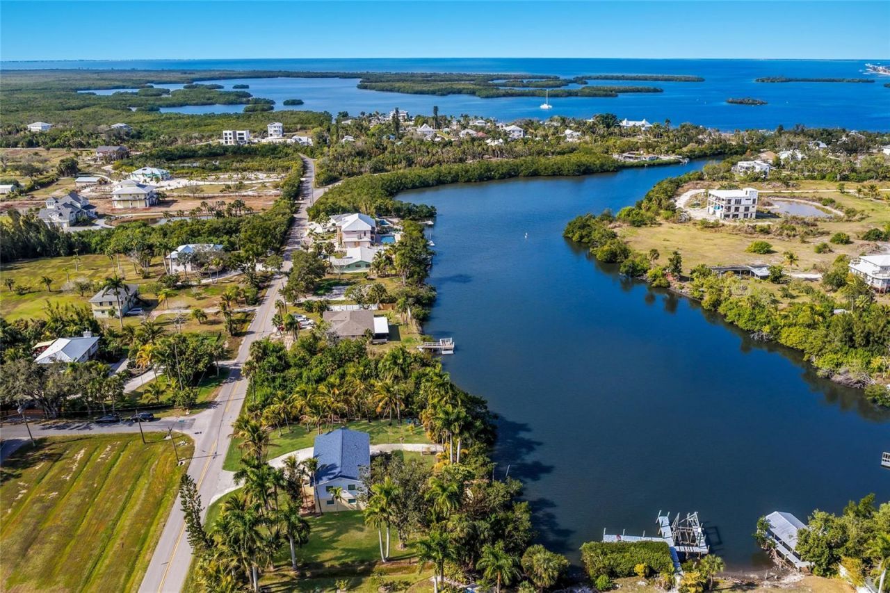 898 Bayshore Drive, Terra Ceia, FL 34250 Photo