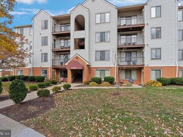 8383 BUTTRESS LANE, Unit 302, MANASSAS, VA 20110