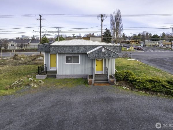 956 S Division, Moses Lake, WA 98837