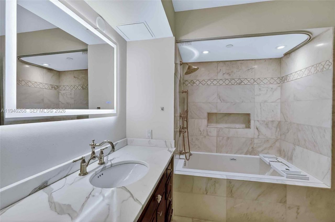 1330 West Ave, Unit 3014, Miami Beach, FL 33139 Photo
