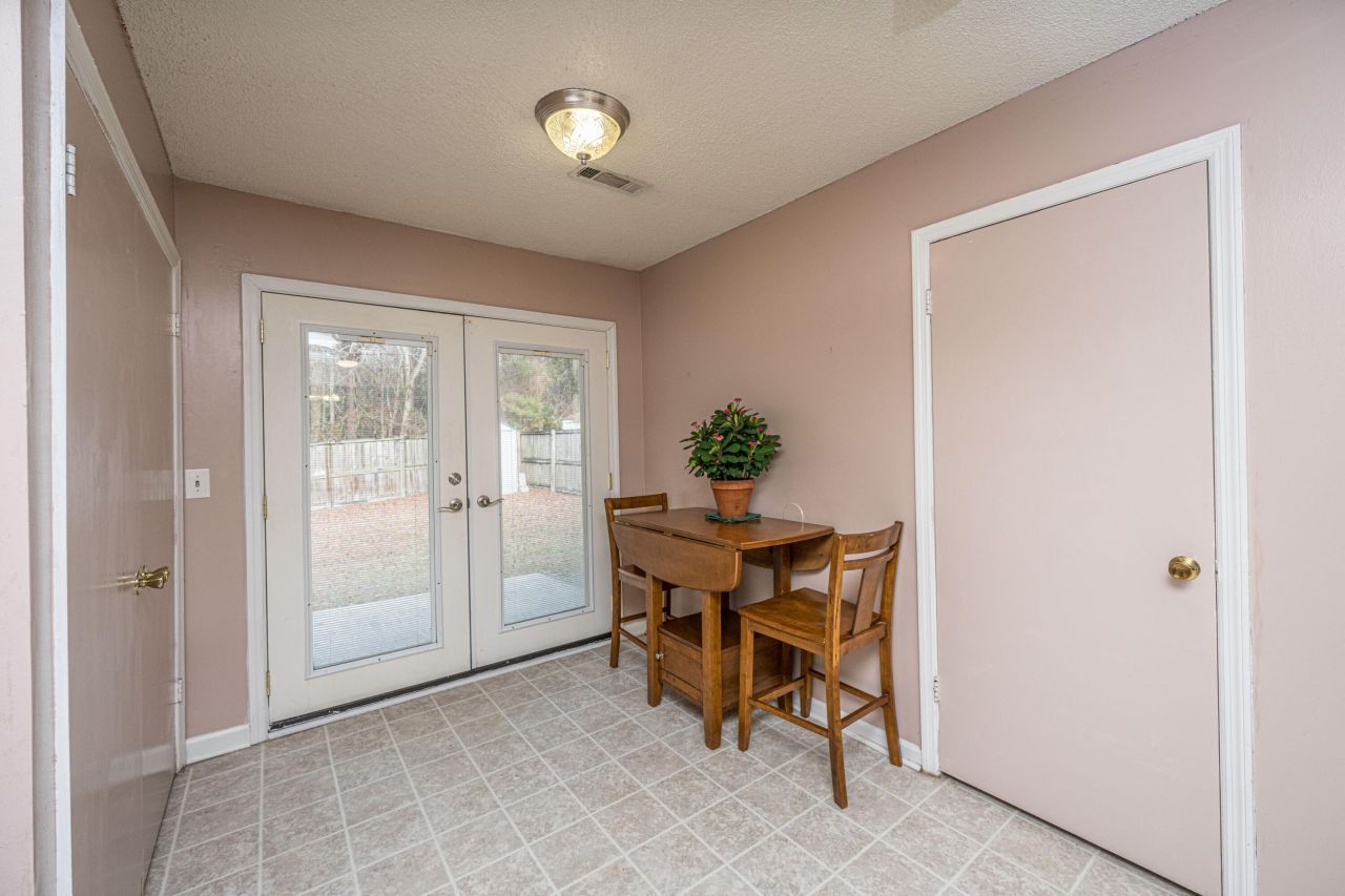 721 Temple Road Photo 12