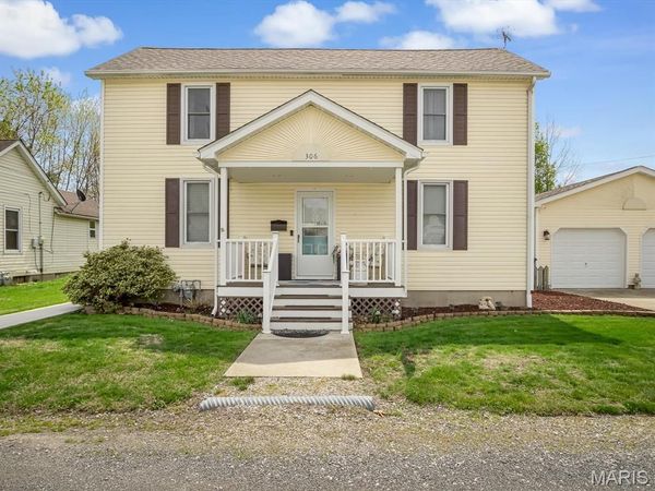 306 E Putnam Street, Mount Olive, IL 62069