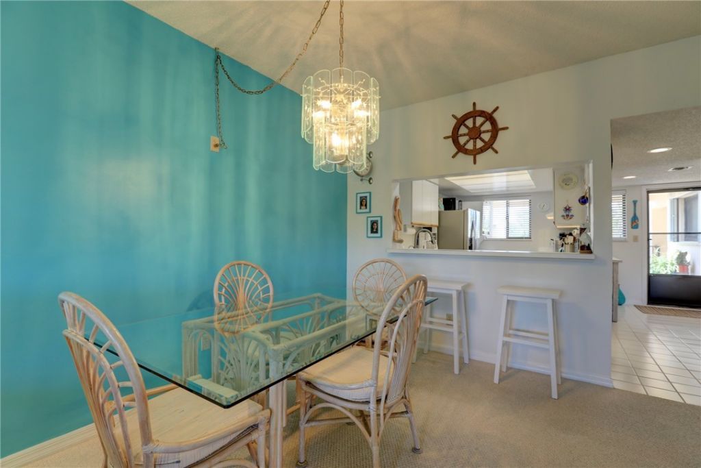 6175 S Mirror Lake Drive, Unit 306, Sebastian, FL 32958 Photo