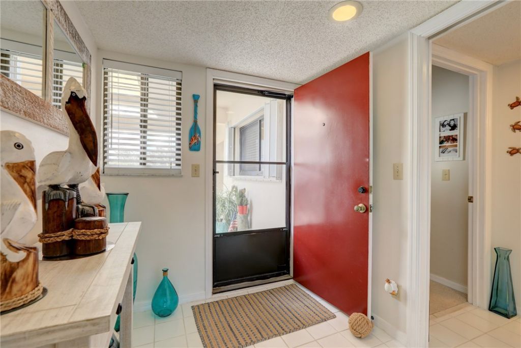 6175 S Mirror Lake Drive, Unit 306, Sebastian, FL 32958 Photo