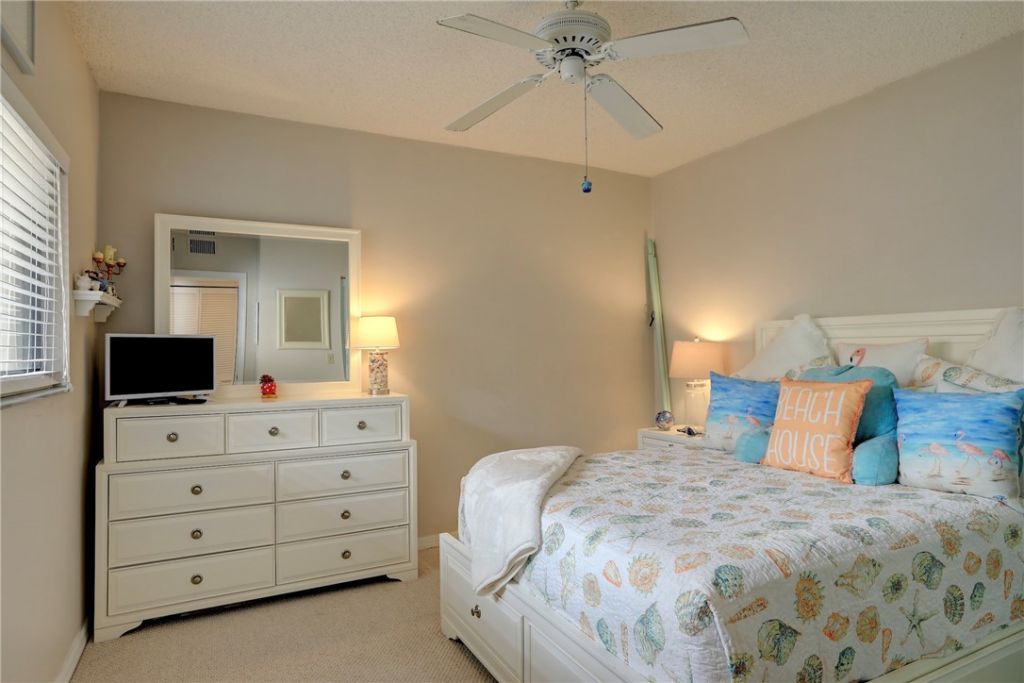 6175 S Mirror Lake Drive, Unit 306, Sebastian, FL 32958 Photo