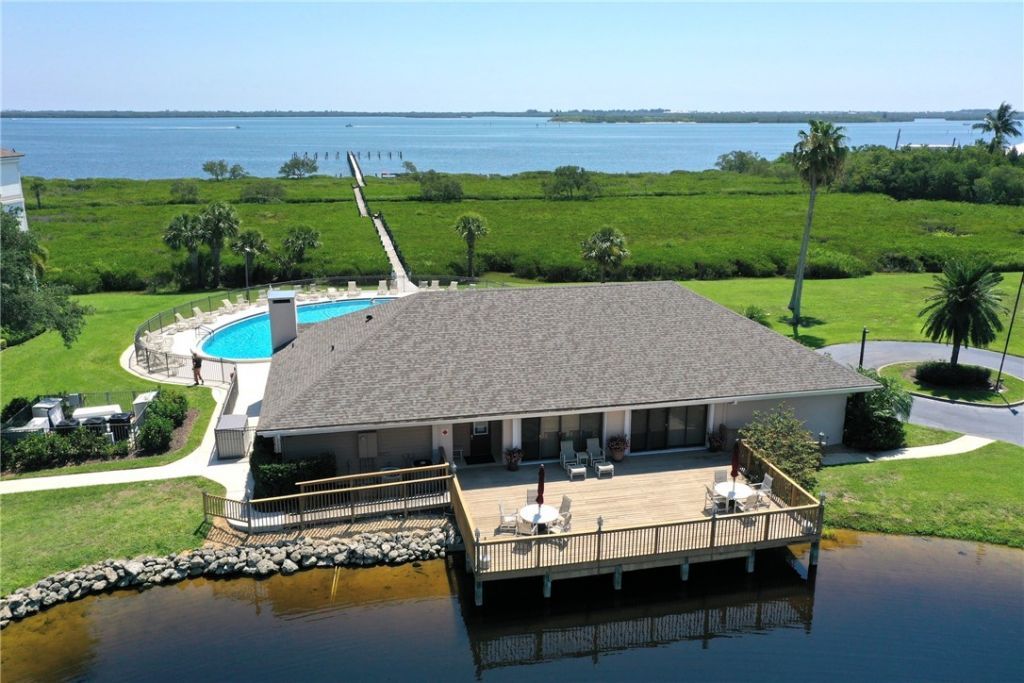 6175 S Mirror Lake Drive, Unit 306, Sebastian, FL 32958 Photo