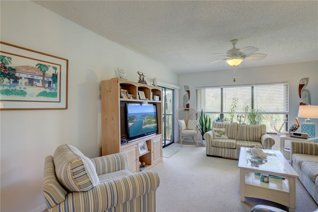 6175 S Mirror Lake Drive, Unit 306, Sebastian, FL 32958 Photo