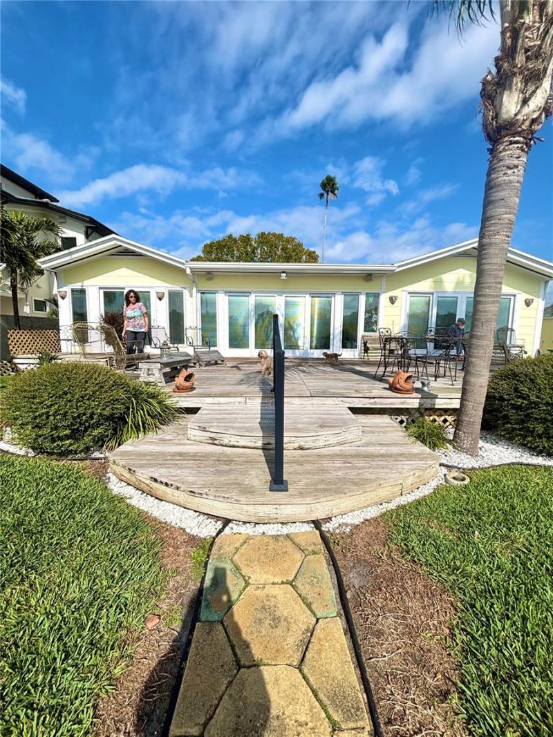 173 Devon Drive, Clearwater Beach, FL 33767 Photo