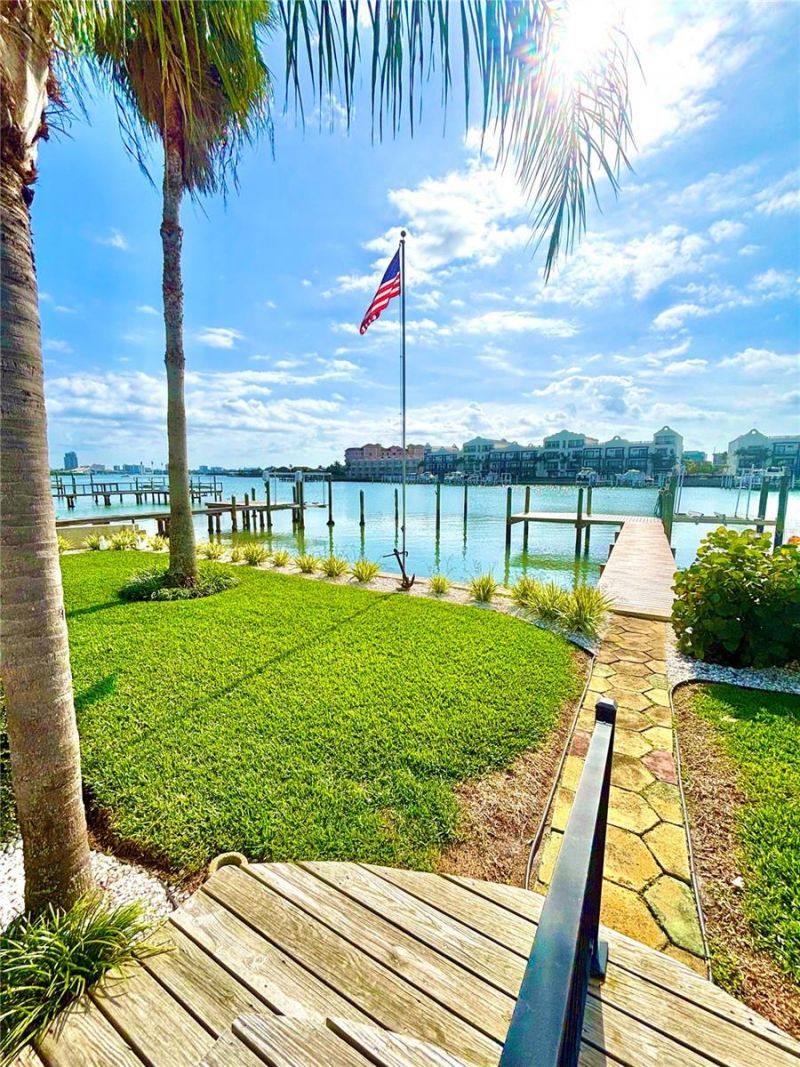173 Devon Drive, Clearwater Beach, FL 33767 Photo