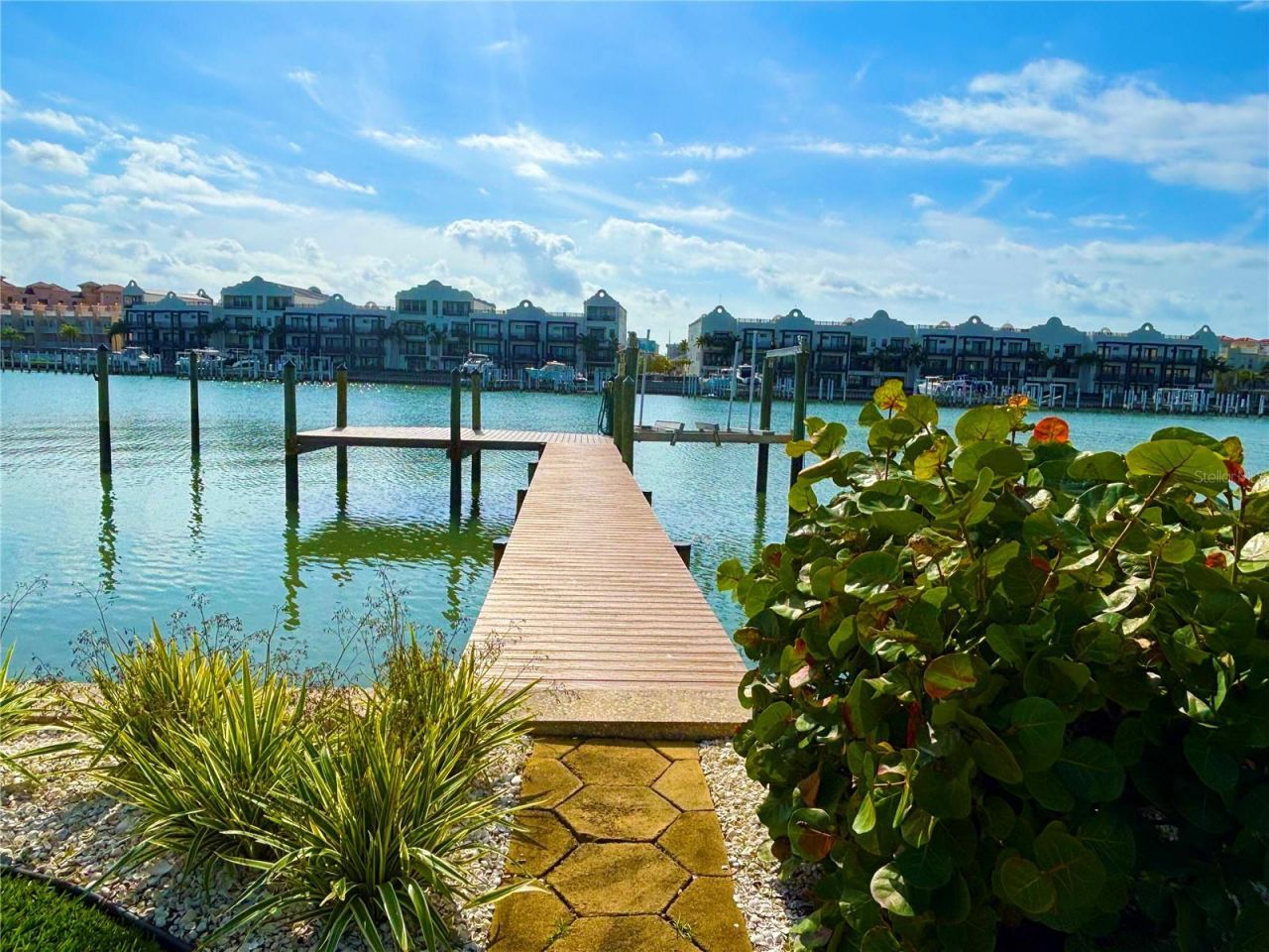 173 Devon Drive, Clearwater Beach, FL 33767 Photo