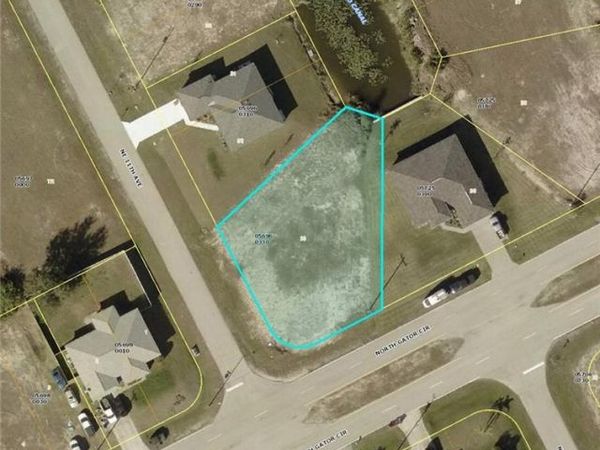 1101 N Gator CIR, CAPE CORAL, FL 33909