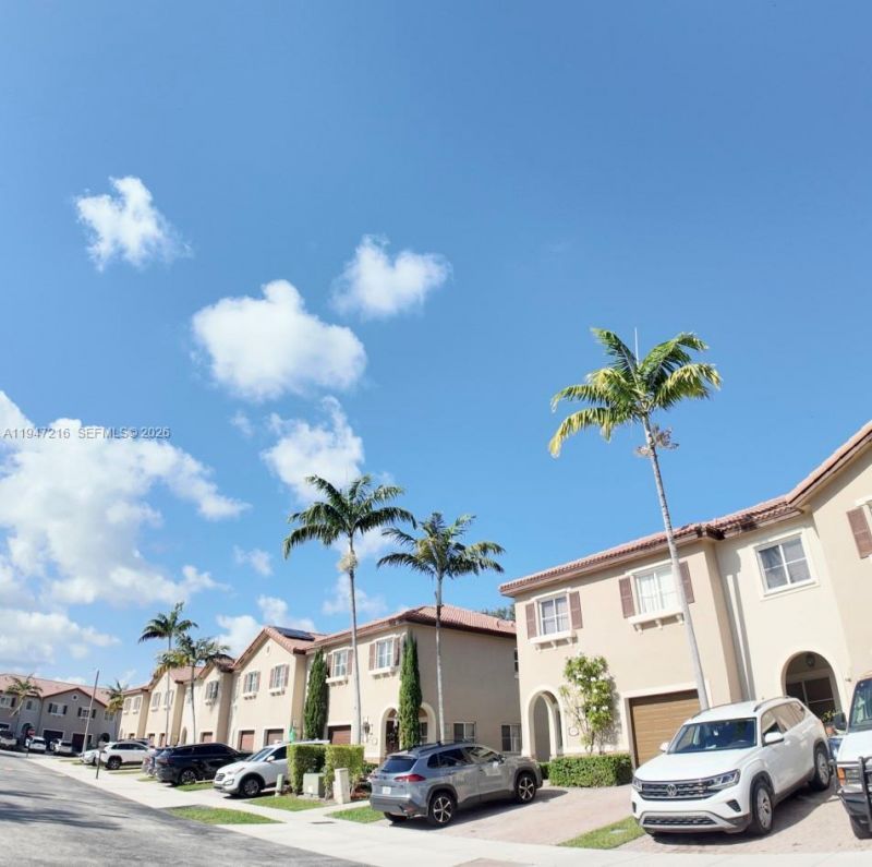 8884 SW 220th Ln, Cutler Bay, FL 33190 Photo