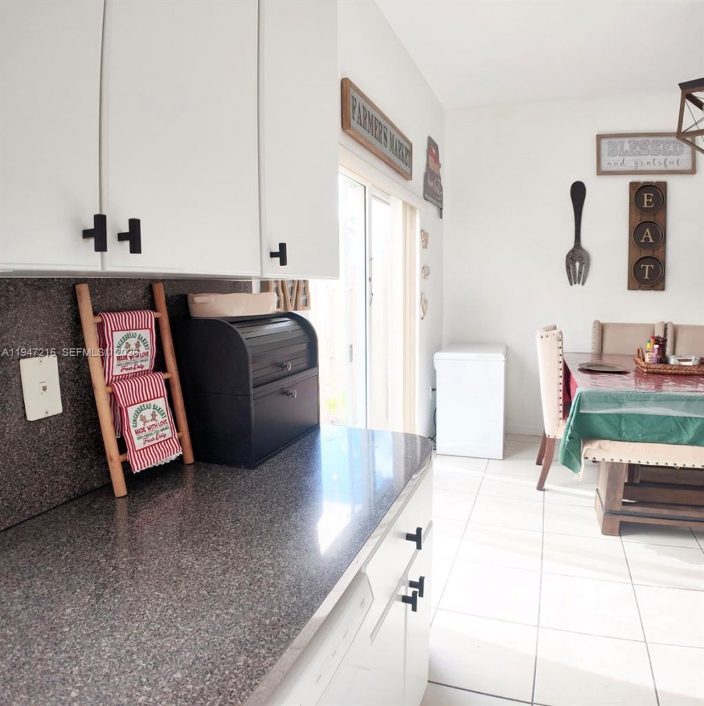 8884 SW 220th Ln, Cutler Bay, FL 33190 Photo