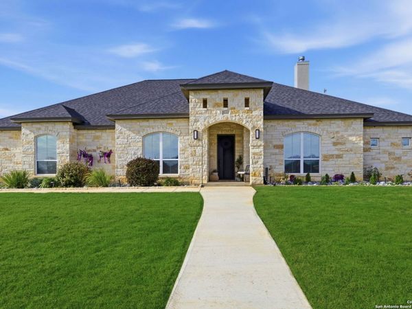344 Abrego Lake, Floresville, TX 78114