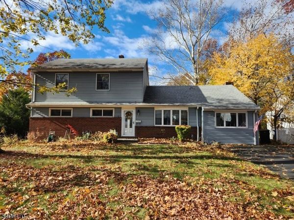 211 Denver Rd, Paramus, NJ 07652