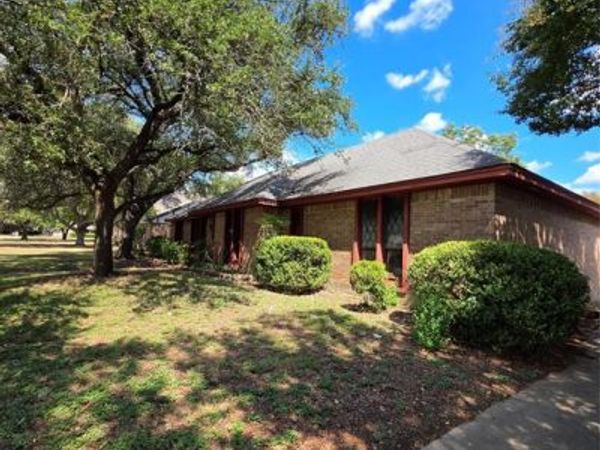 1115 Green River Trail, Cleburne, TX 76033