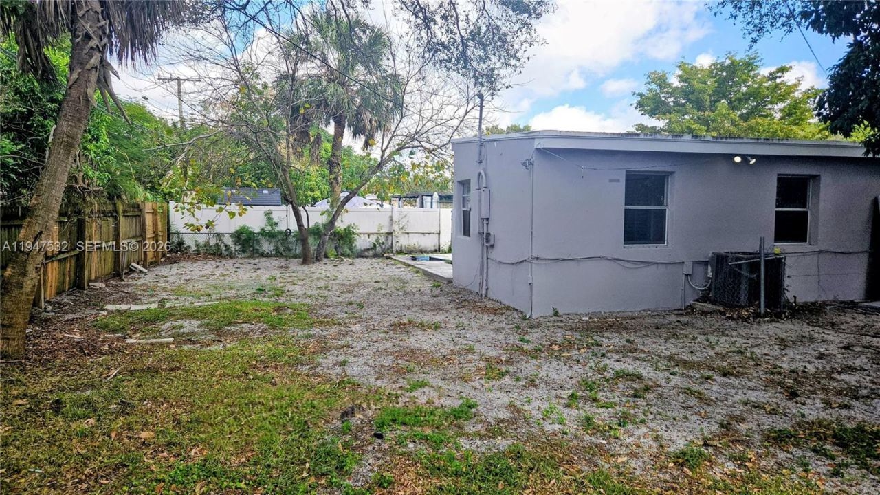1628 NW 11th St, Fort Lauderdale, FL 33311 Photo