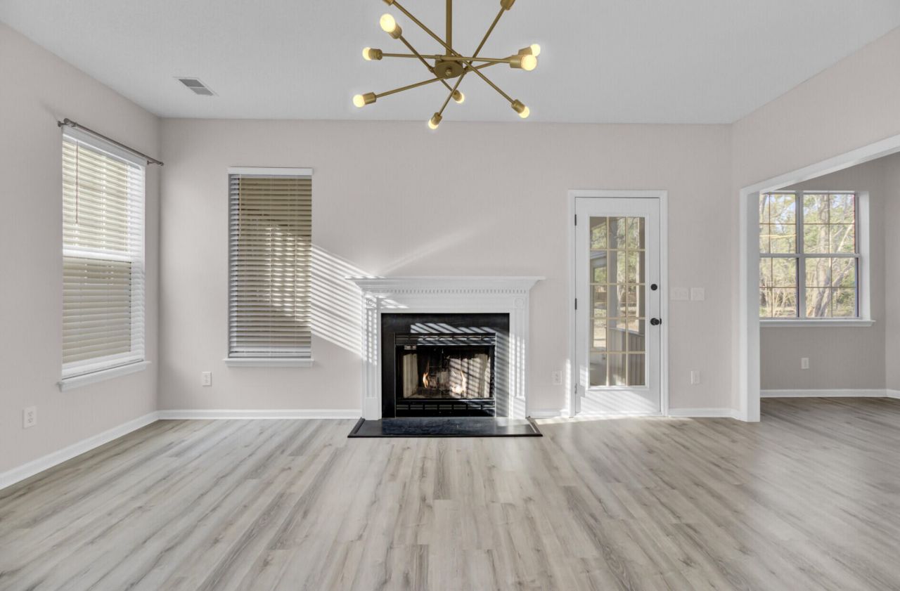 5402 W Berkers Court Photo 12