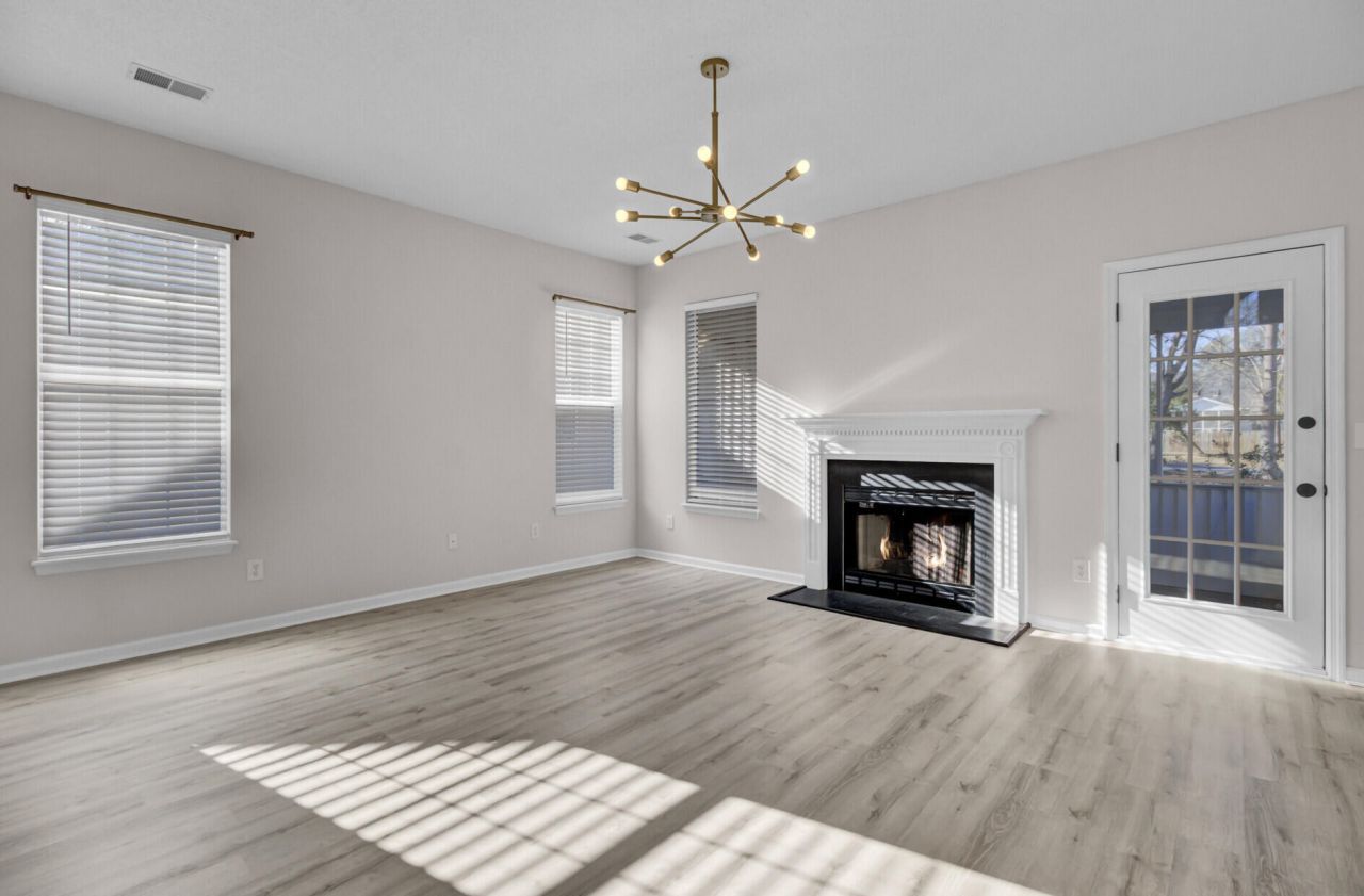 5402 W Berkers Court Photo 13