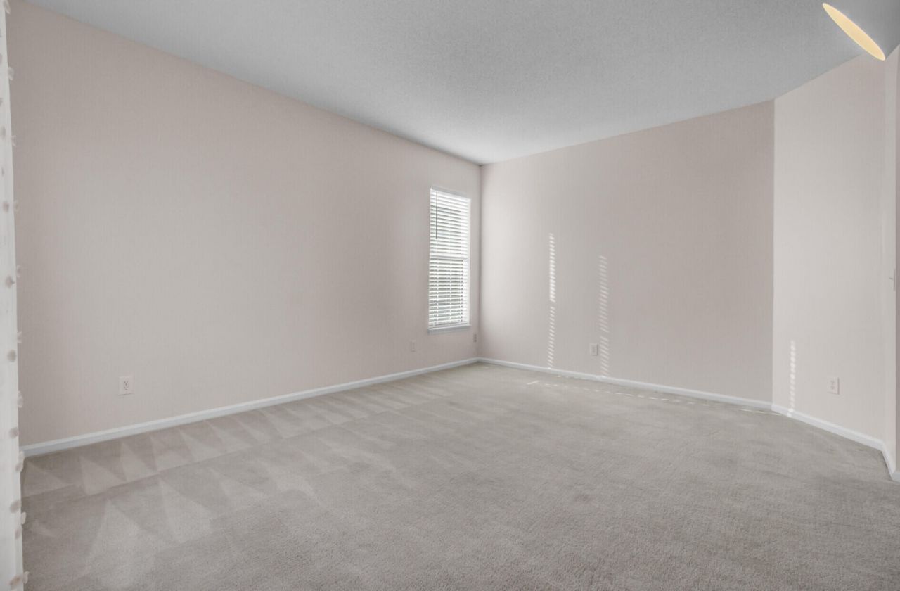 5402 W Berkers Court Photo 8