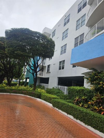 1555 N Treasure Drive, Unit 210, North Bay Village, FL 33141 Photo