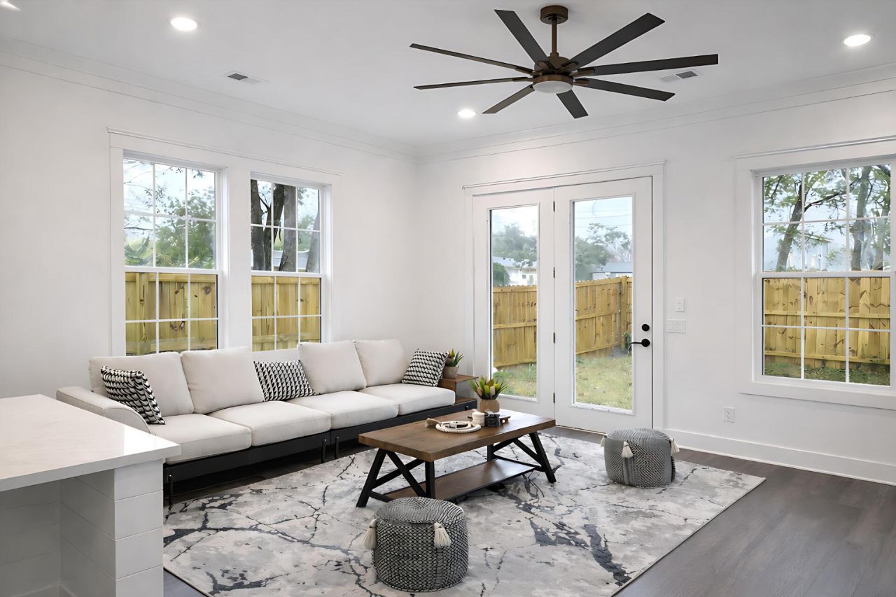 2031 Echo Avenue Photo 10