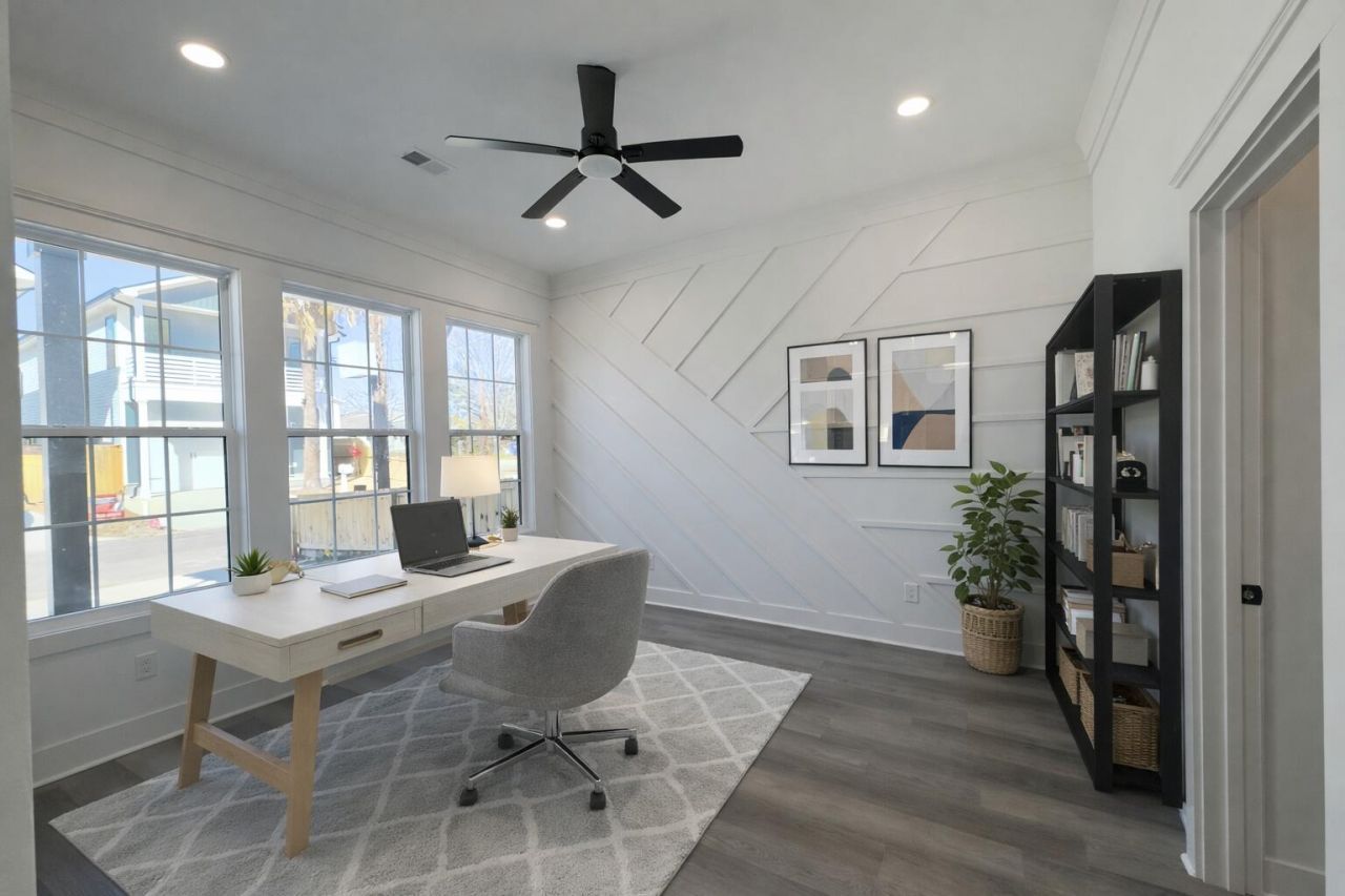 2031 Echo Avenue Photo 12