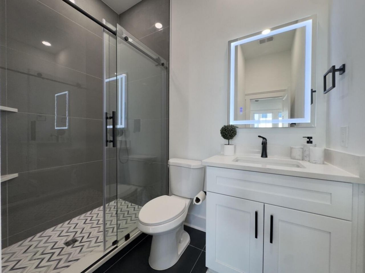 2031 Echo Avenue Photo 15