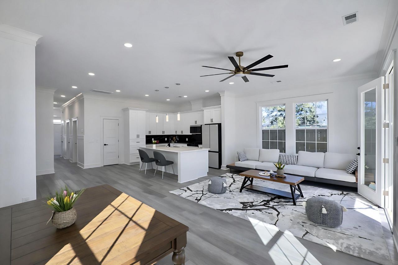 2031 Echo Avenue Photo 5