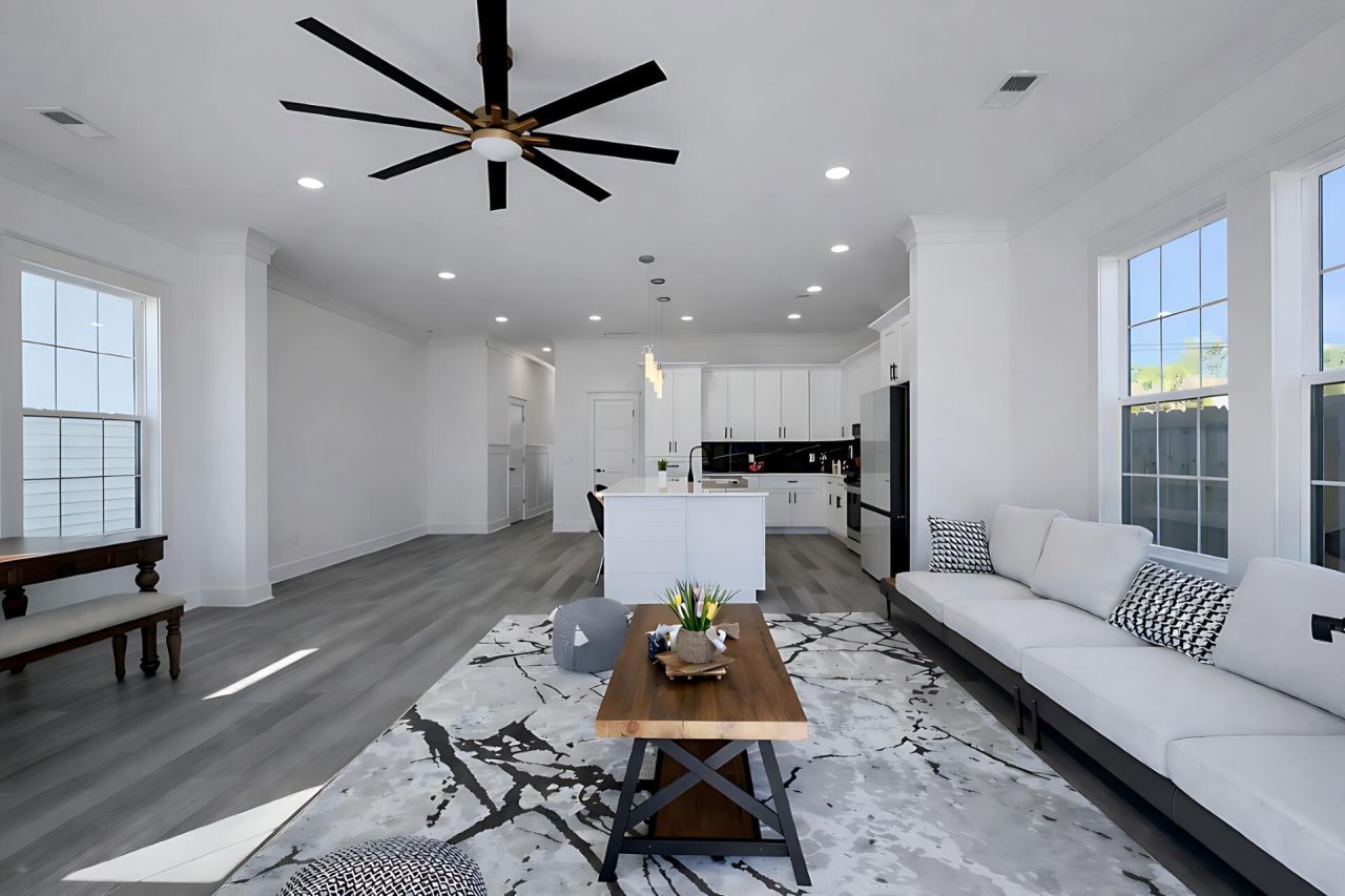 2031 Echo Avenue Photo 6