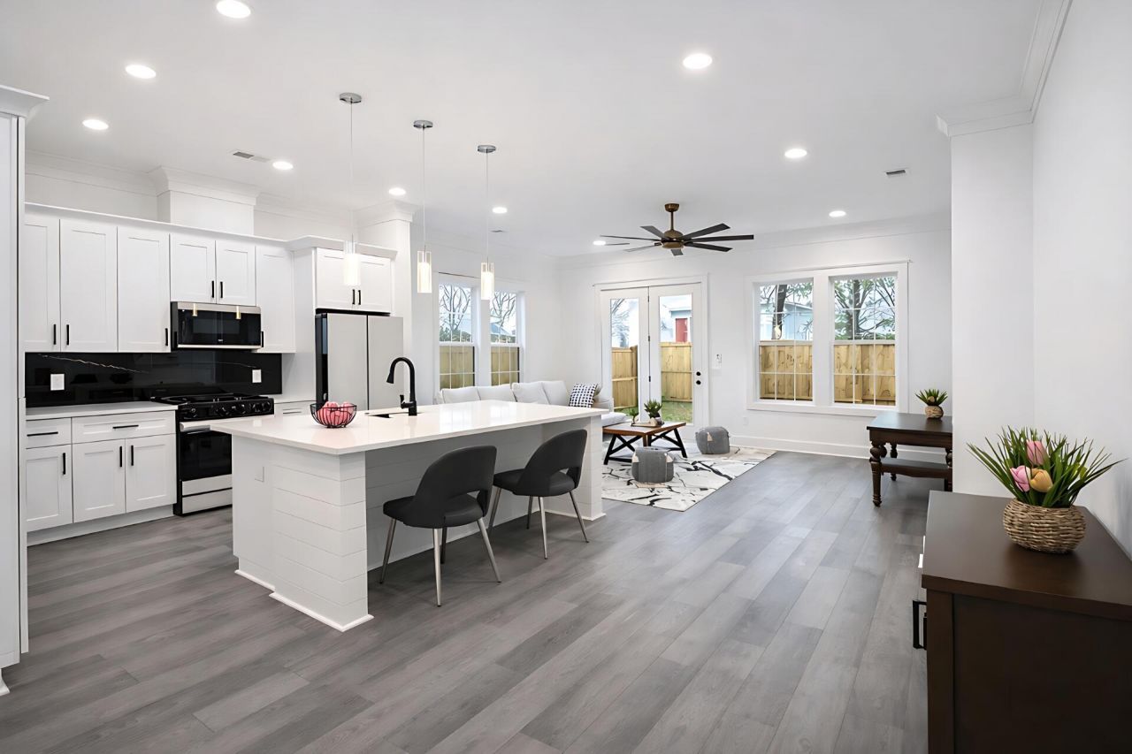 2031 Echo Avenue Photo 9