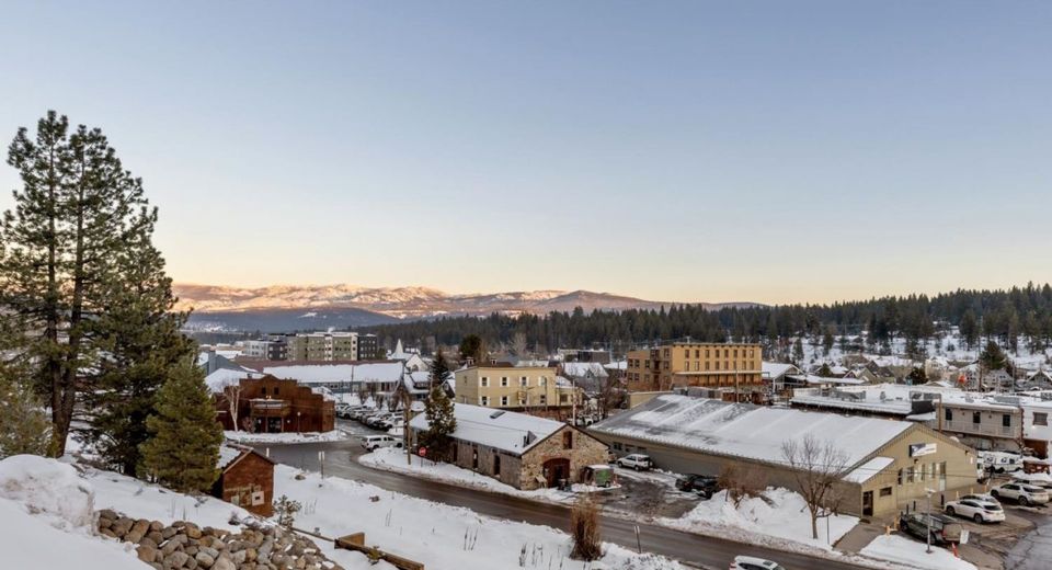 10008 High Street, Truckee, CA 96161 Photo