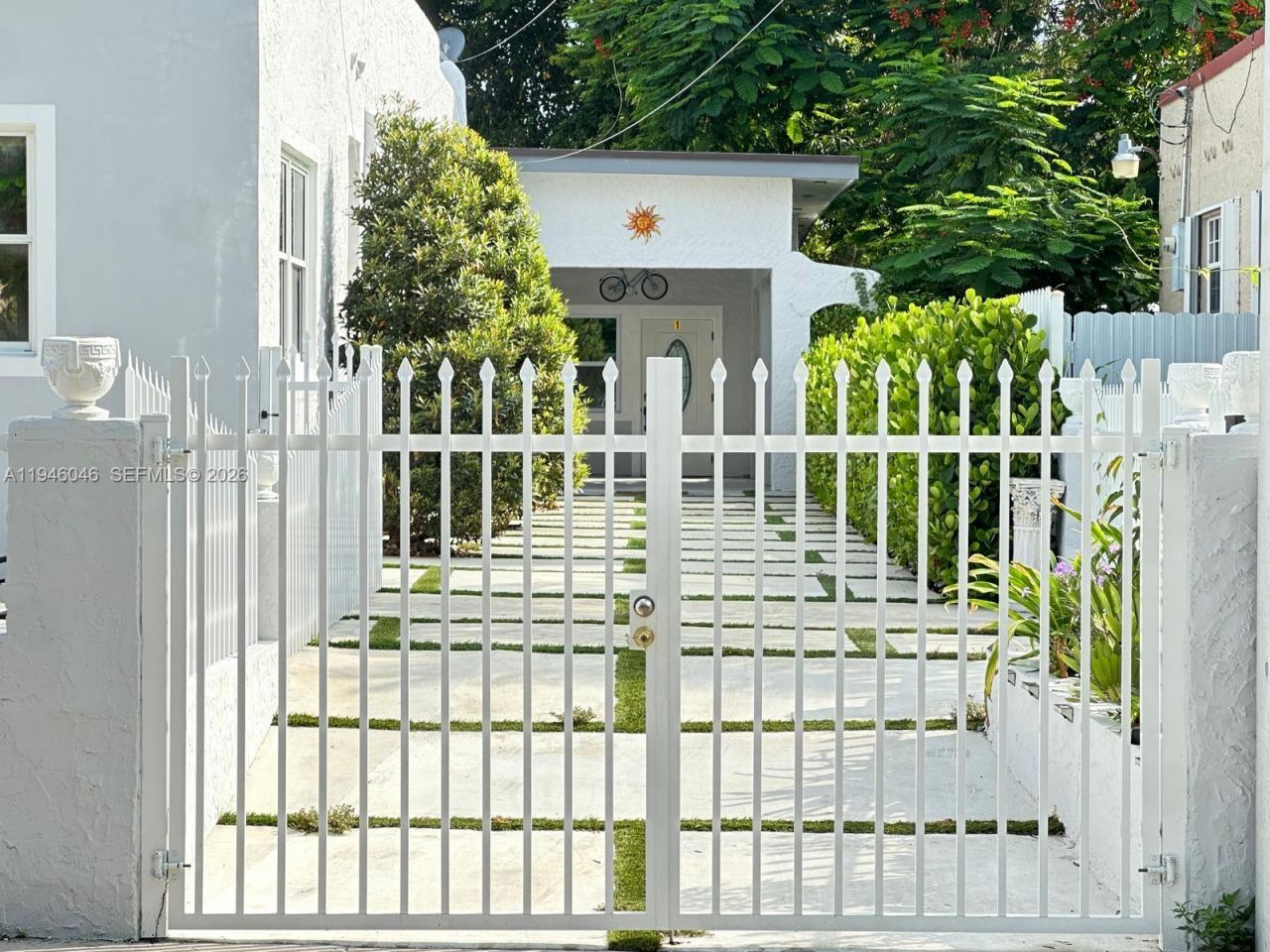 91 Glen Royal Pkwy , Miami, FL 33125 Photo