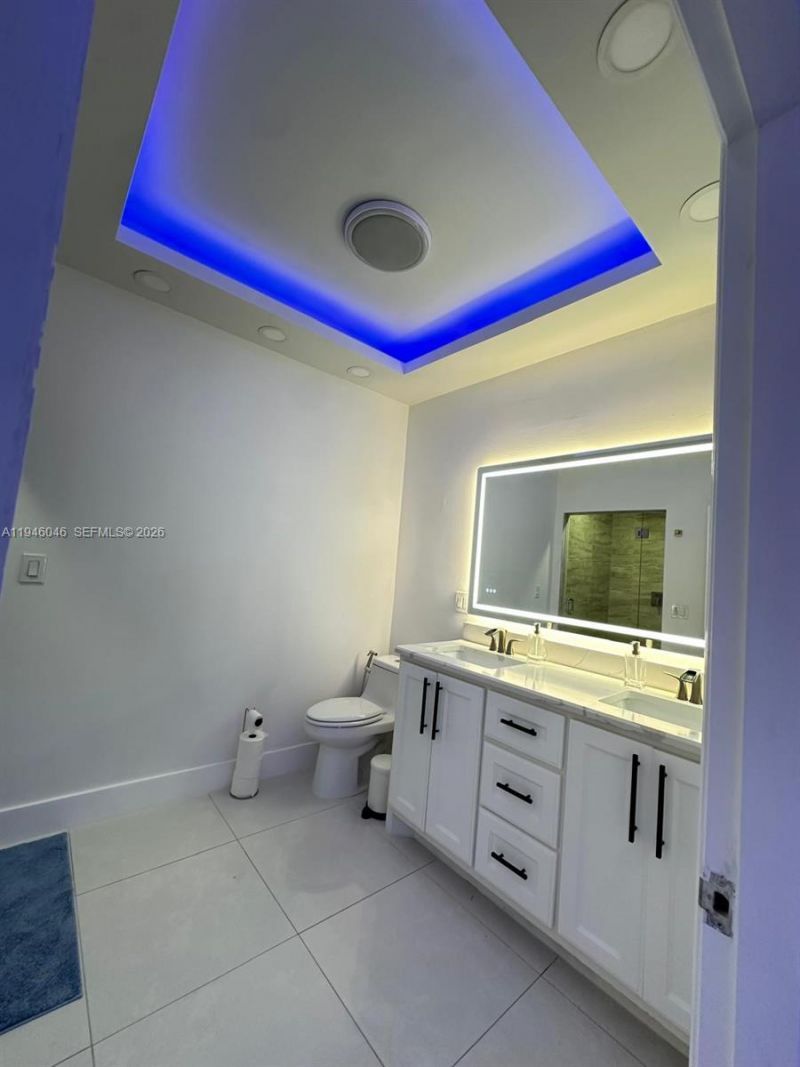 91 Glen Royal Pkwy , Miami, FL 33125 Photo