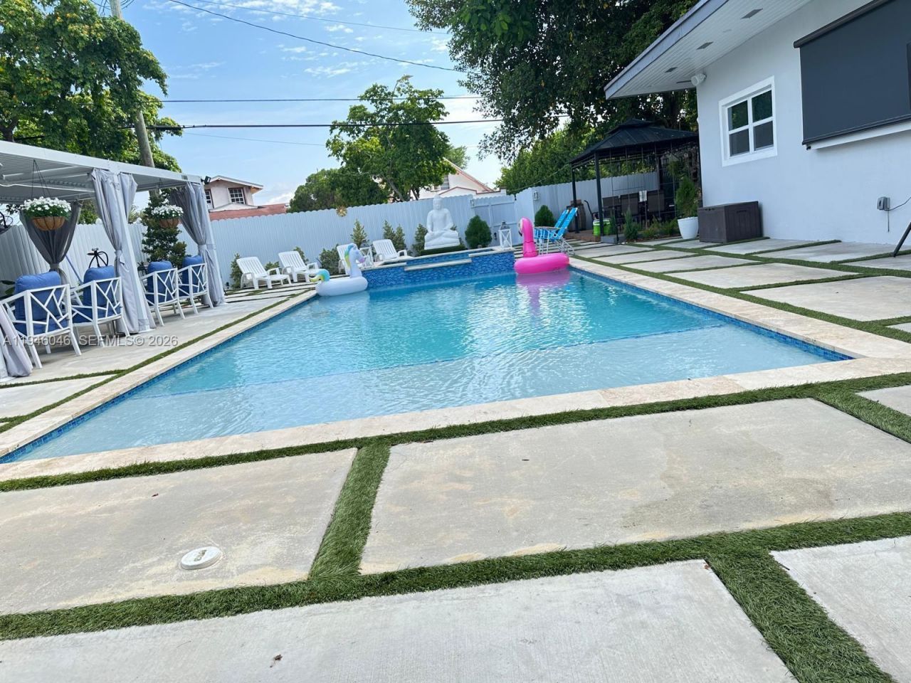 91 Glen Royal Pkwy , Miami, FL 33125 Photo