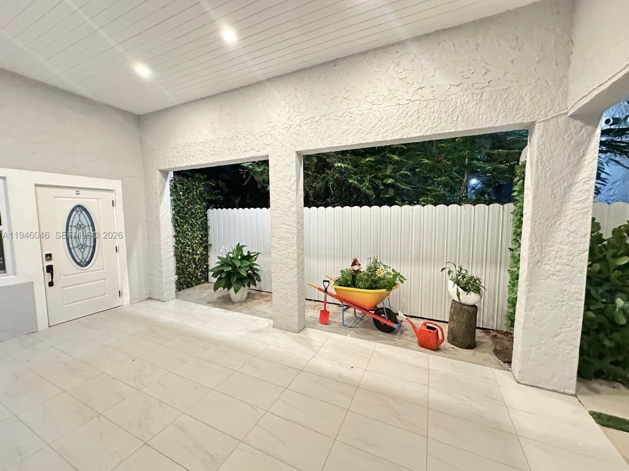 91 Glen Royal Pkwy , Miami, FL 33125 Photo