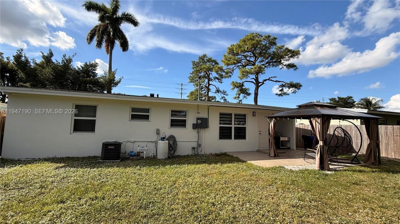 1108 SW 22nd Ter, Fort Lauderdale, FL 33312 Photo