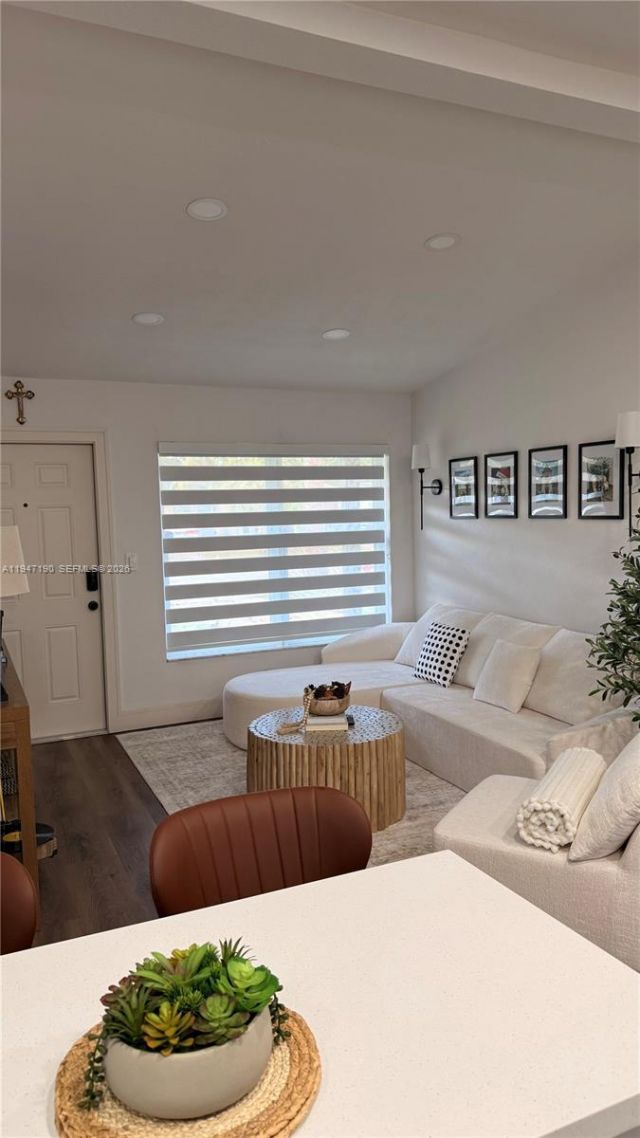 1108 SW 22nd Ter, Fort Lauderdale, FL 33312 Photo