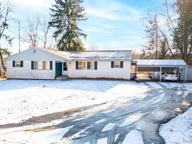 12579 Spruce Lane, Perry, MI 48872