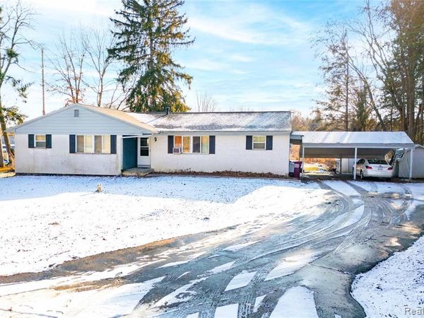 12579 Spruce Lane, Perry, MI 48872