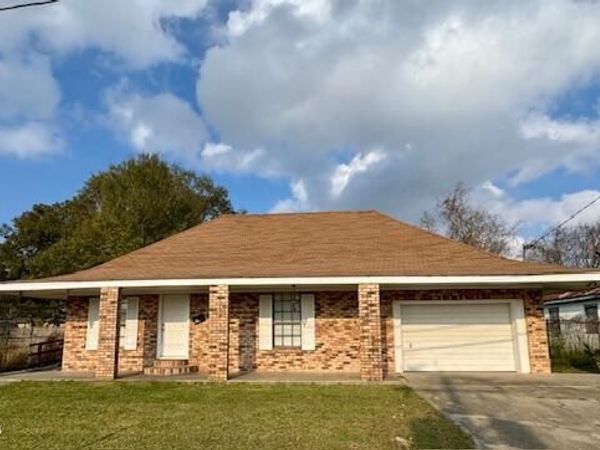110 W Hyacinth Street, St. Martinville, LA 70582