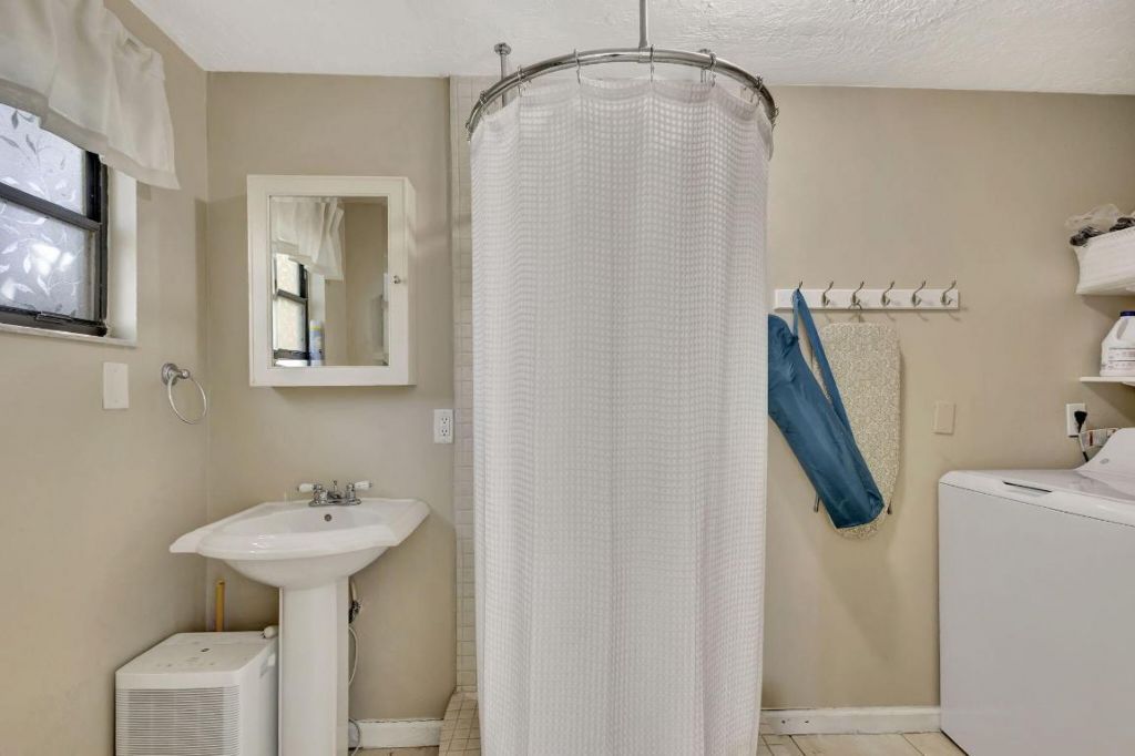 535 28th Street, West Palm Beach, FL 33407 Photo