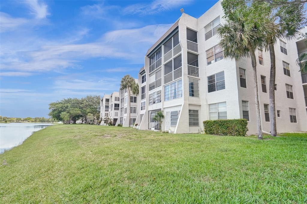 9440 Poinciana Place, Unit 101, Davie, FL 33324 Photo