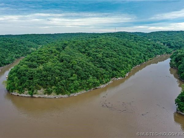 64004 E 222nd Road , Wyandotte, OK 74370