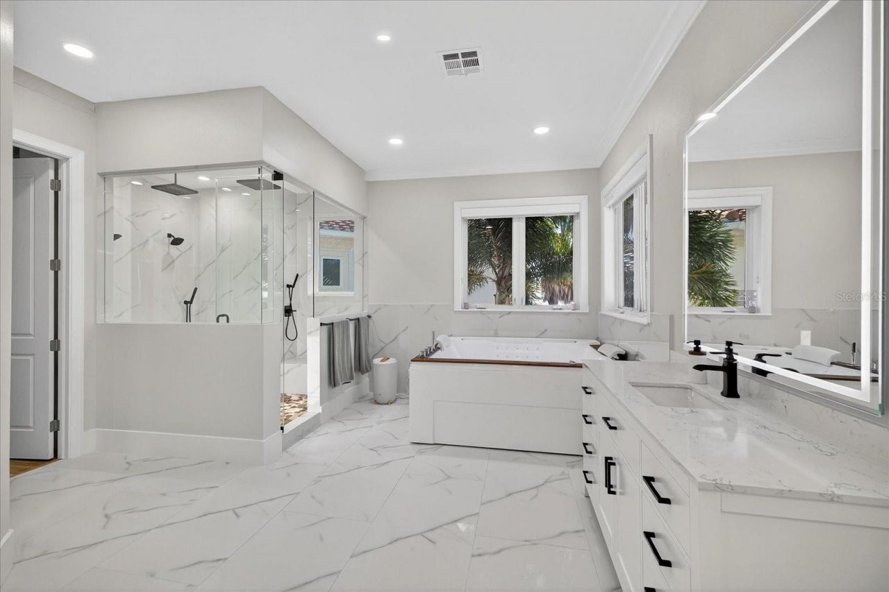 4102 Causeway Vista Drive, Tampa, FL 33615 Photo