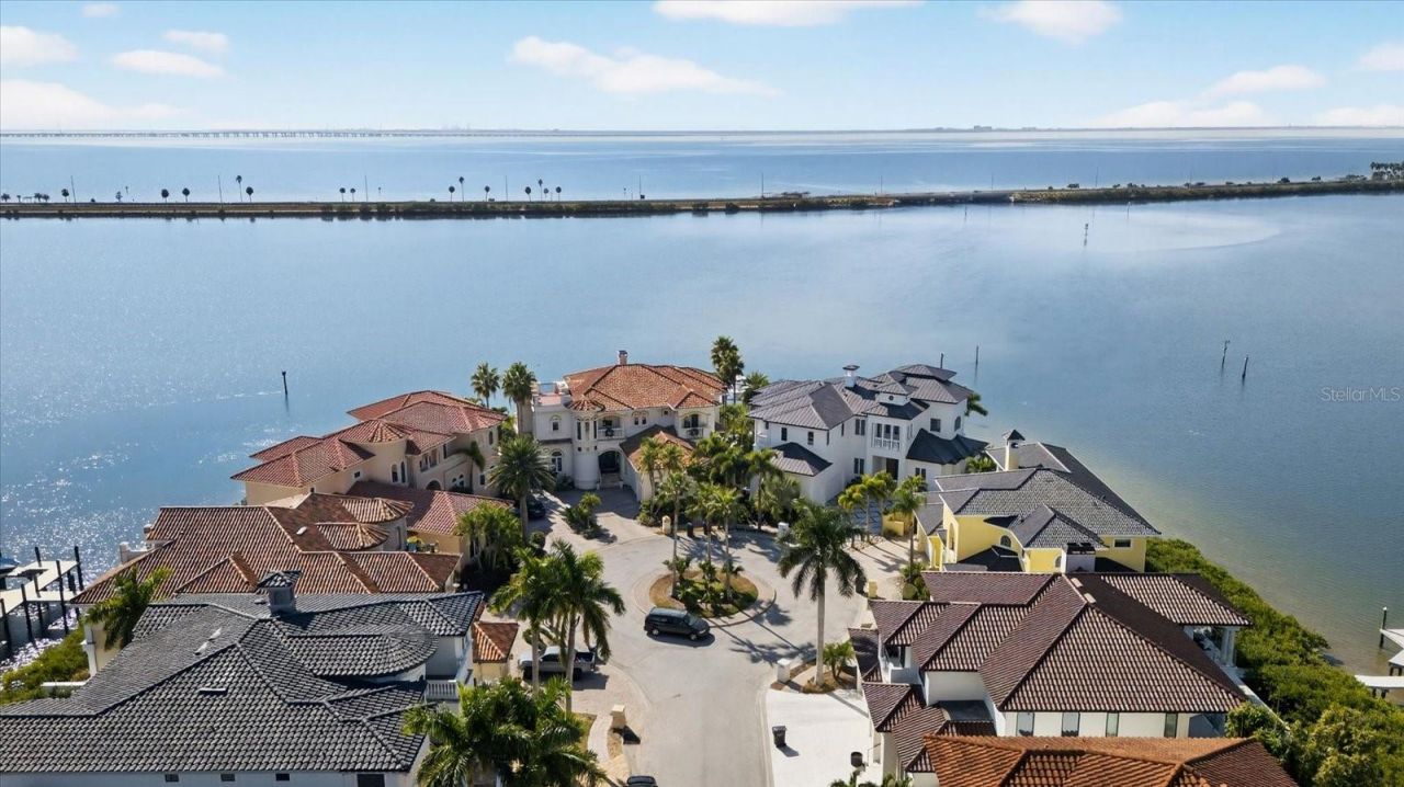 4102 Causeway Vista Drive, Tampa, FL 33615 Photo