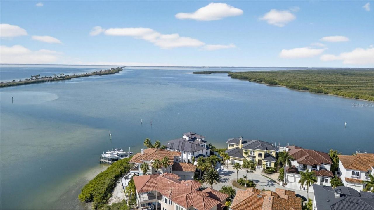 4102 Causeway Vista Drive, Tampa, FL 33615 Photo